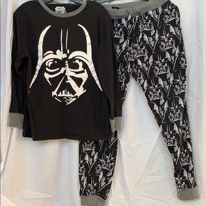 Boys Star Wars pajamas sz M